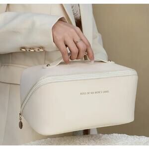 Travel Bag Toiletry Cosmetics Cream Makeup Organizer Water Resistant  11 x 9